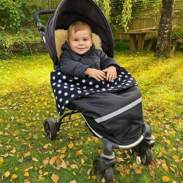 Throw-on cover stroller - Black Focused Dots